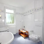 Apartment mit Meerblick und Balkon, gratis Nutzung vom AHOI Erlebnisbad und Sauna in Sellin - Meeresblick FeWo 26