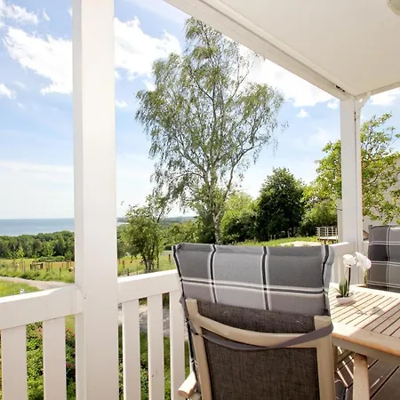 Meerblick 26: Seaside Balcony With Access * Goehren (Ruegen)
