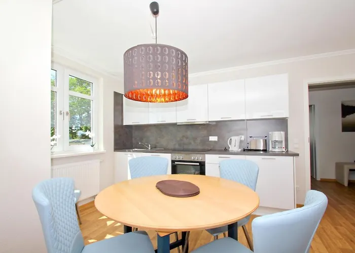 Mit Meerblick Und Balkon, Gratis Nutzung Vom Ahoi Erlebnisbad Und Sauna In Sellin - Meeresblick 26 * Göhren